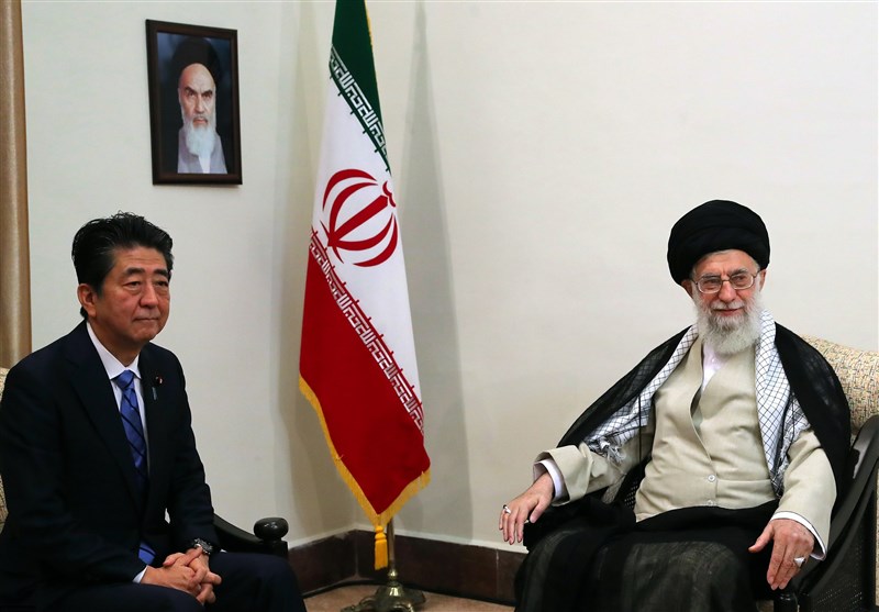 مروری بر سفر نخست وزیر ژاپن به ایران و دیدار با رهبری