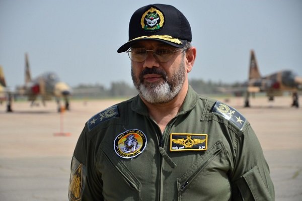 گفت‌وگو با فرمانده نیروی هوایی در رادیو ایران